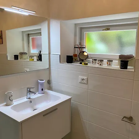 Apartamento Casa In Con Piscina, Giardino E Posto Auto Trieste