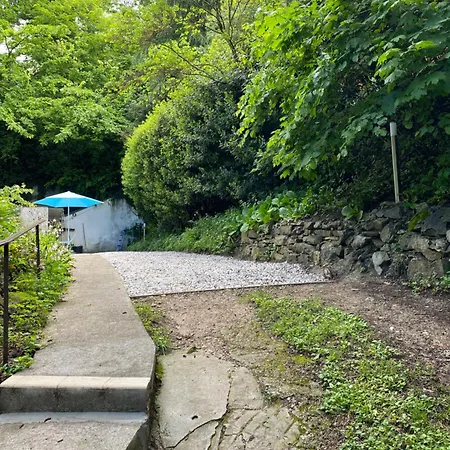 Casa In Con Piscina, Giardino E Posto Auto Apartamento