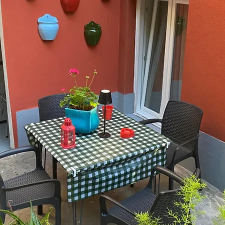 Casa In Con Piscina, Giardino E Posto Auto アパート *